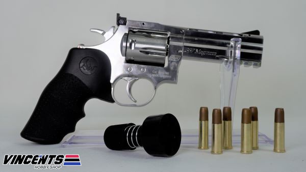 Dan Wesson 715 Revolver 4 inch Silver