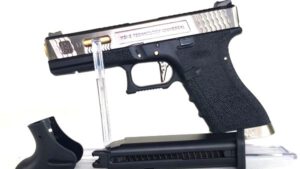 WE Glock 17 TMSS Black/Silver with Gold Barrel